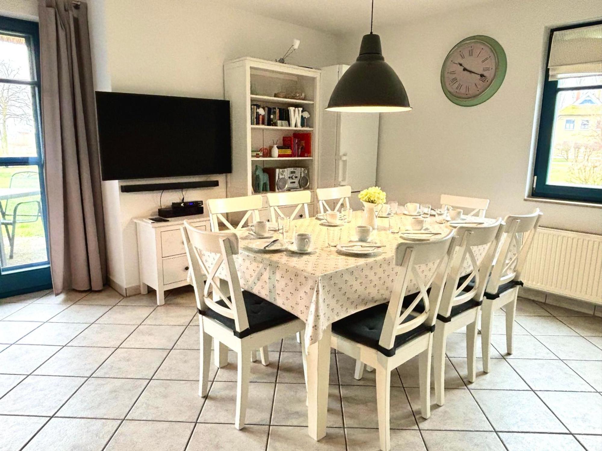 Komfortables Reetdachferienhaus Hasel 1 Puddemin Buitenkant foto